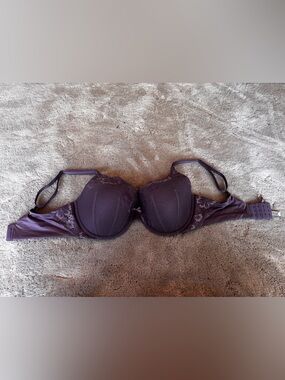 Victoria's Secret Body by Victoria Bra, 36DD